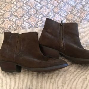 Merona olive green booties 8.5